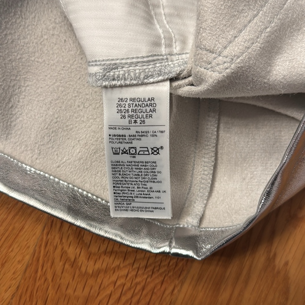 Gap Silver Vegan Mini Skirt, sz 2 - Picture 6 of 8